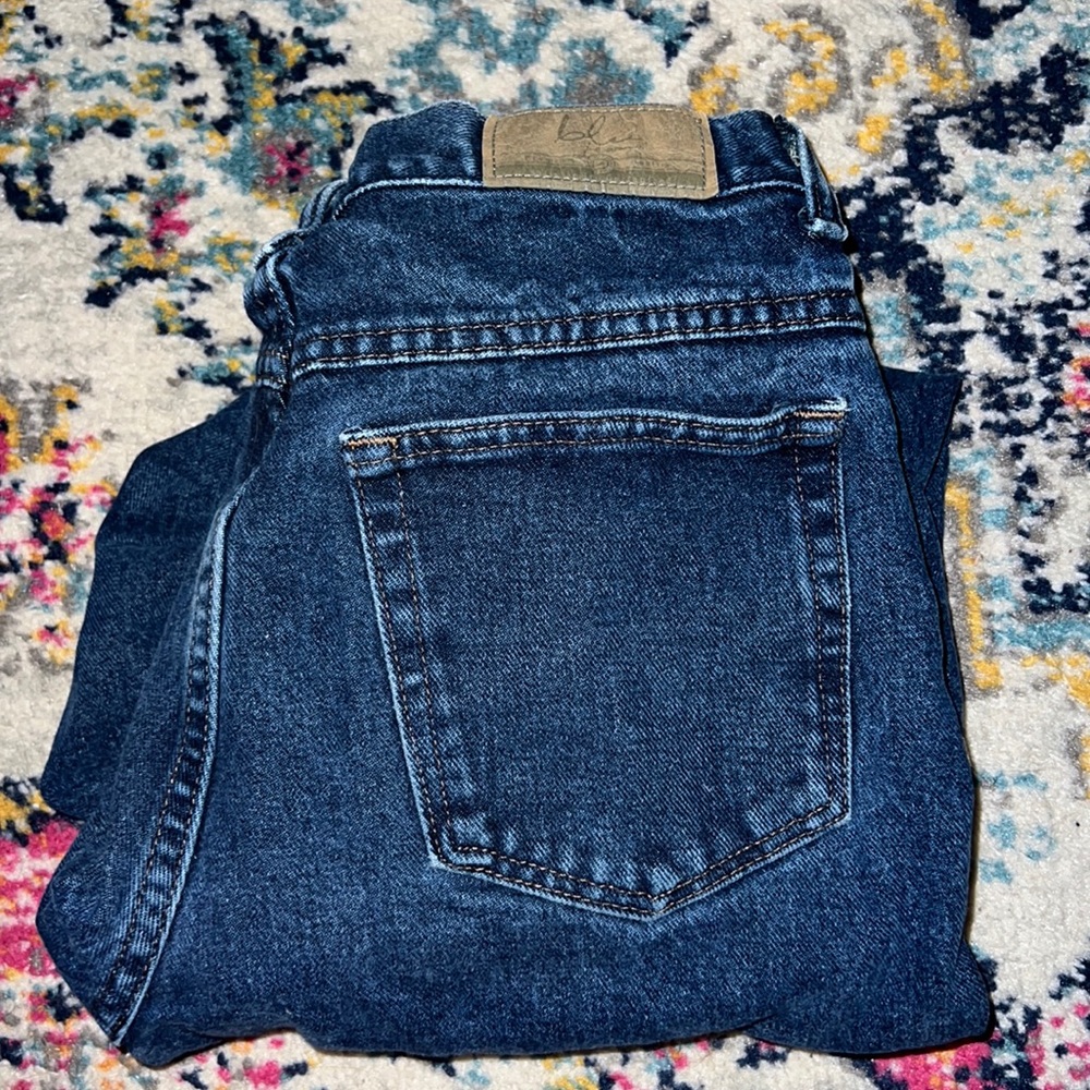 Perfect condition vintage blue jeans! Size 8, so cute and comfy!